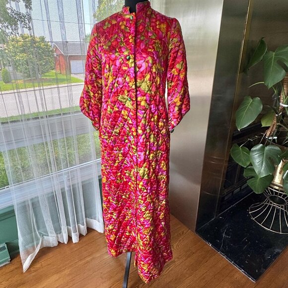 Vintage 1970s robe, hot pink, emerald, orange floral, quilted, tulip bell sleeve - Picture 2 of 10